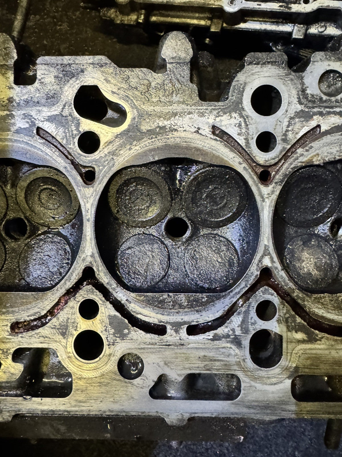 VW GOLF MK5 GTI 2.0 AXX BWA TFSI Complete Cylinder Head 06F 103 373 DAMAGED