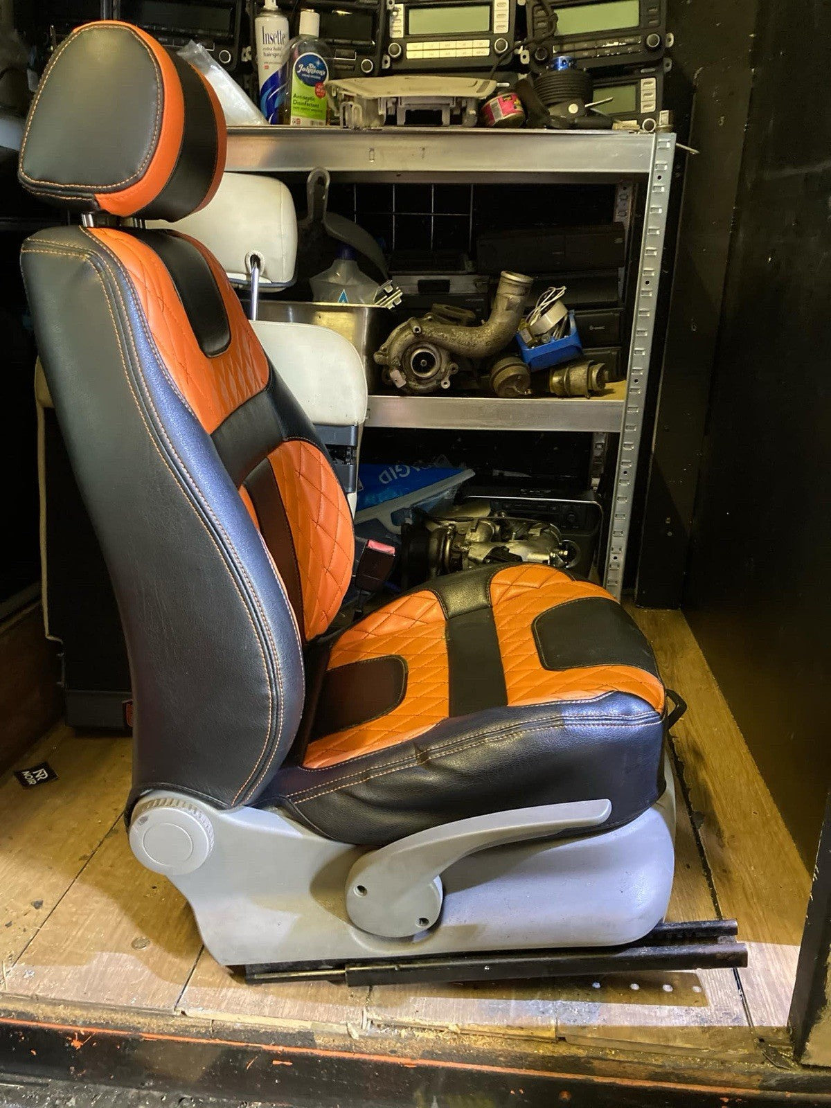 MK3 VW CADDY FRONT SEATS WITH CUSTOM LEATHER FITTED SEAT COVERS