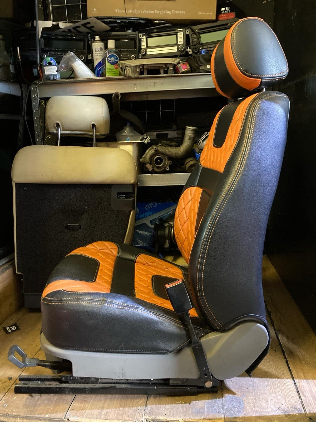 MK3 VW CADDY FRONT SEATS WITH CUSTOM LEATHER FITTED SEAT COVERS
