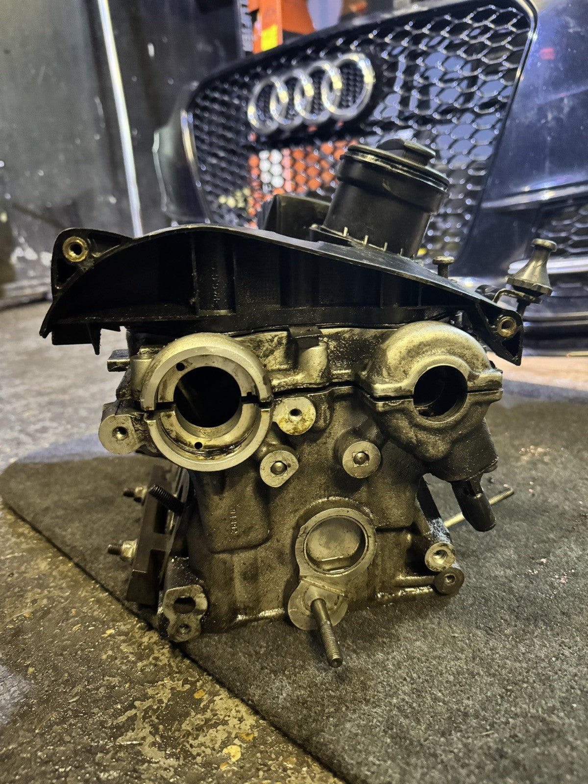 VW GOLF MK5 GTI 2.0 AXX BWA TFSI Complete Cylinder Head 06F 103 373 DAMAGED