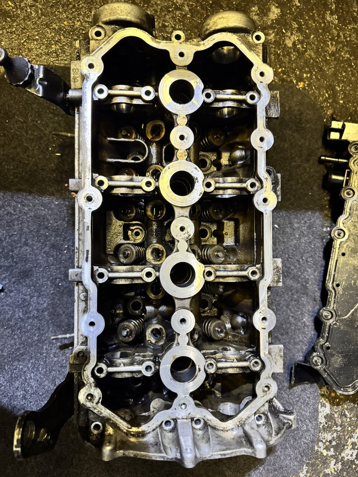 VW GOLF MK5 GTI 2.0 AXX BWA TFSI Complete Cylinder Head 06F 103 373 DAMAGED