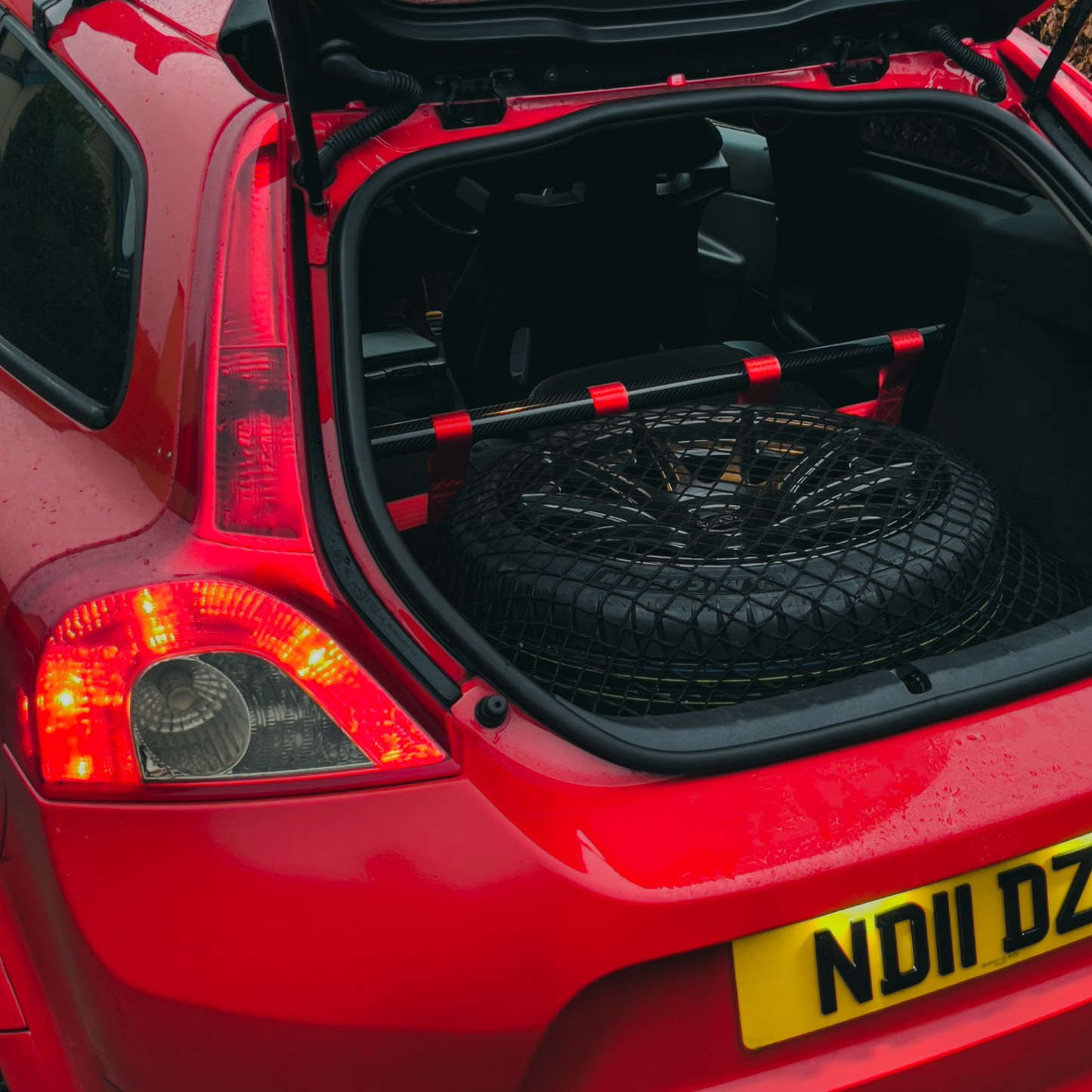 Volvo C30 Strut bar and Cargo net